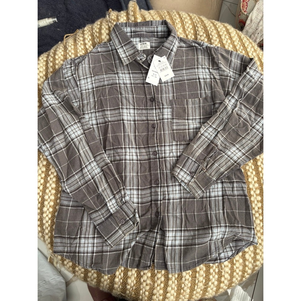 New ladies size 4 Cotton On flannel button down shirt.